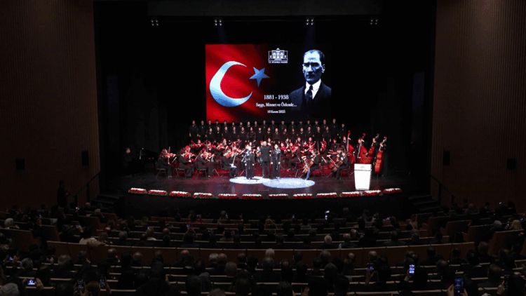 AKM'de Atatürk'ü anma programı düzenlendi