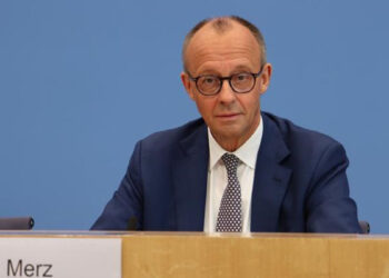 Friedrich Merz Suriye Cumhurbaşkanını Almanya'ya davet etti