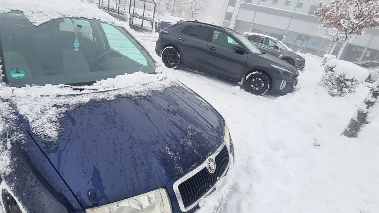 Almanya'da kar yağışı trafik kazalarına neden oldu: 3 ölü