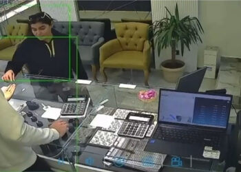 3 farklı kuyumcuya sahte altın satan 3 kişi yakalandı