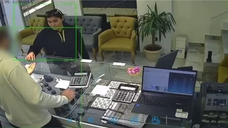 3 farklı kuyumcuya sahte altın satan 3 kişi yakalandı