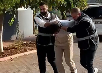 Anlaşmazlık yaşadığı ortağını dövdü, kazara kendini vurdu