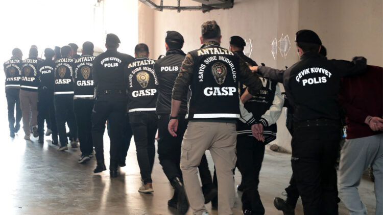 'Son Kadeh' operasyonunda 16 tutuklama