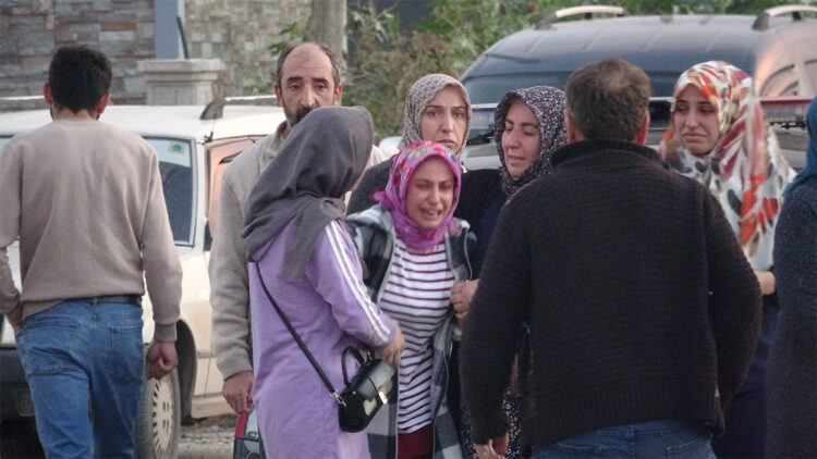 Antalya'da polis memuru eşi ve 2 çocuğunu öldürdü