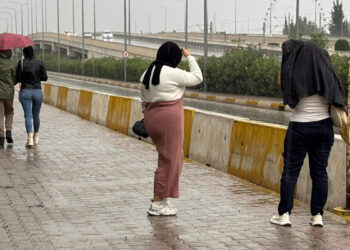 Antalya'da ceviz büyüklüğünde dolu yağdı