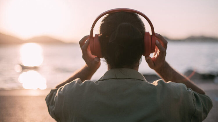 Müzik dinlemek demans riskini azaltıyor