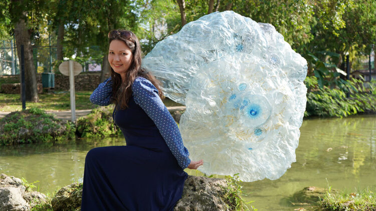 Geri dönüşüm malzemelerinden yaptığı heykellerle çevre bilinci oluşturuyor