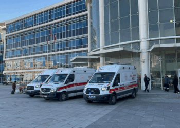 Adliye önünde boşanma davası sonrası kavga: 5 yaralı
