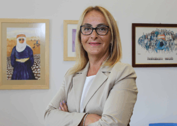 Aileleriyle vakit geçiren çocuk ekrandan uzaklaşıyor