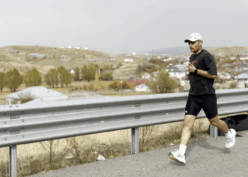 Amerikalı sporcuyu örnek alıp uzun mesafe koşularına başladı