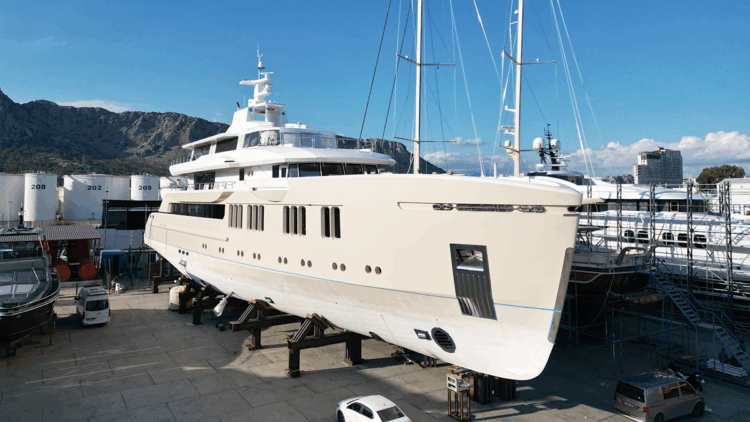 Antalya'dan 25 yılda dünyaya 2 milyar dolarlık süper lüks yat