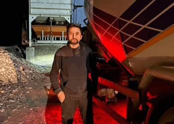 Arızayı giderirken silobas tankının altında kalan TIR şoförü öldü