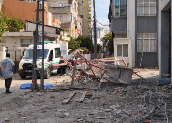 Asansörlü iskele metrelerce yükseklikten düştü: 1 ölü, 1 ağır yaralı