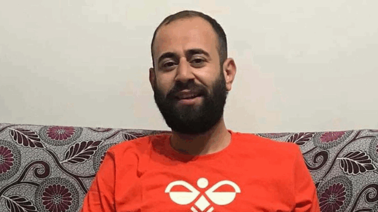 Atatürk için saygı duruşunda bulunan vatandaşlar ile alay eden sürücüye ev hapsi