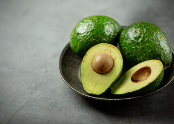 Avokado: Kediler için yeşil bir tehlike