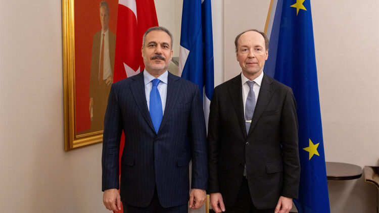 Hakan Fidan Fin Parlamentosu Başkanı ile görüştü