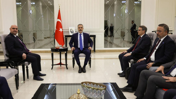 Hakan Fidan, Irak Türkmen Cephesi Başkanı ile görüştü