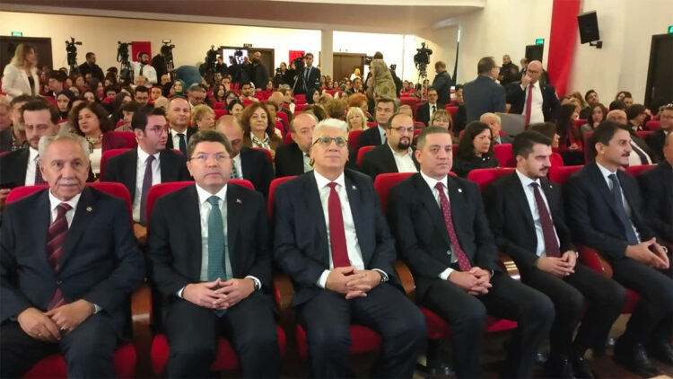 Kaliteli ve vicdan sahibi hukukçular yetişsin istiyoruz