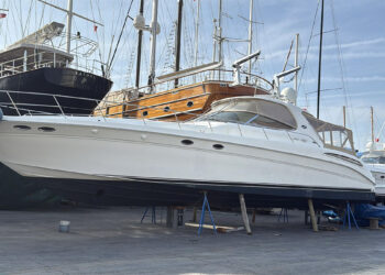 Yatlar bakım ve onarım için karaya çekilmeye başladı