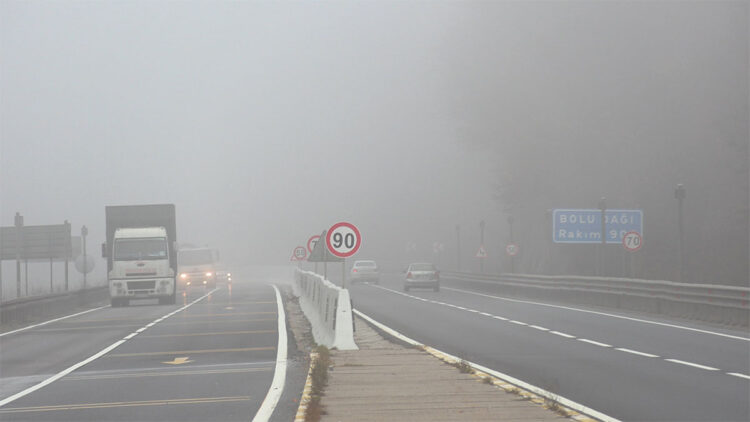 Bolu Dağı'nda görüş mesafesi 30 metreye düştü
