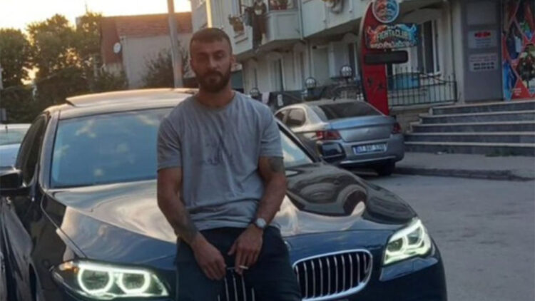 Boşandığı eşiyle ilişkisi olduğunu iddia eden arkadaşı bıçaklamıştı, kurtarılamadı