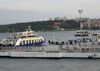 Bozcaada ve Gökçeada'da bugün yapılması planlanan feribot seferleri iptal edildi