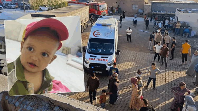 Babasının kullandığı TIR'ın altında kalan bebek toprağa verildi 