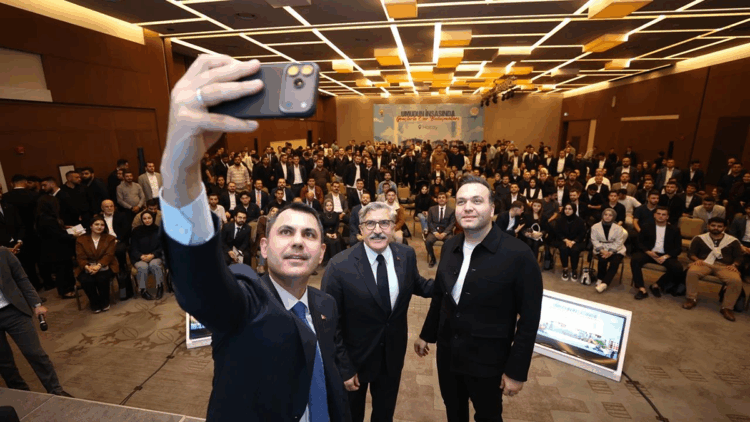 Bakan Kurum, mühendis ve mimarlara deprem bölgesinin inşasını anlattı