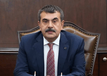 Bakan Tekin açıkladı: Okullarda ara tatil kalkacak mı?