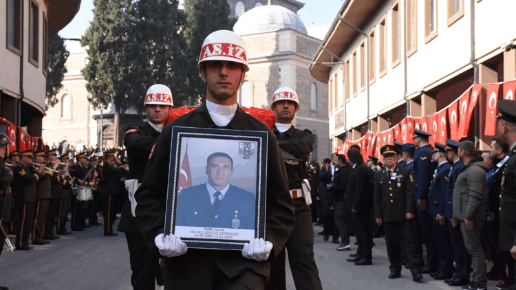 Balıkesir, Şehit Emre Sayın’ı son yolculuğuna uğurladı