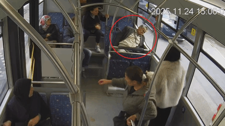 Belediye otobüsü şoförü, kalp krizi geçiren yolcuyu hastaneye yetiştirdi