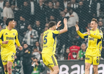 Beşiktaş, Fenerbahçe'ye 3-2 mağlup oldu