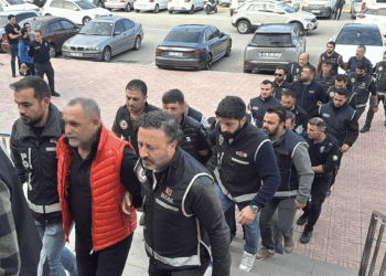 Bodrum merkezli 7 ilde silahlı suç örgütüne operasyon; 10 gözaltı