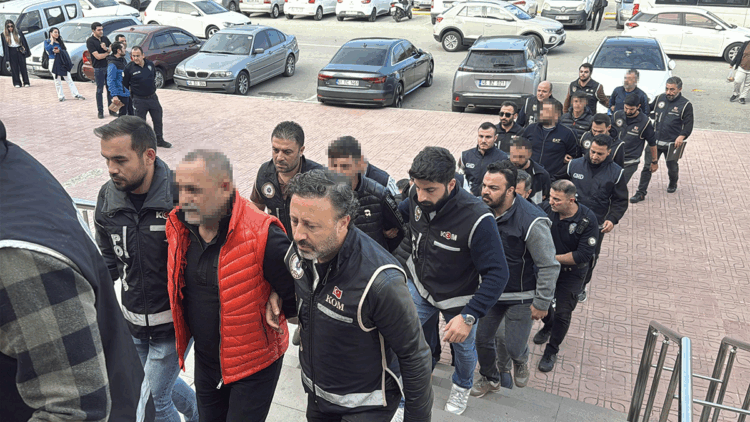 Bodrum merkezli 7 ilde silahlı suç örgütüne operasyon; 10 gözaltı