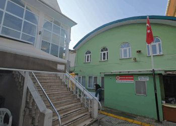 Bursa'da caminin kadınlar tuvaletinde erkek cesedi bulundu