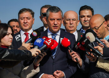 Dilek İmamoğlu'nun diplomatik pasaportunu iptal etmişler
