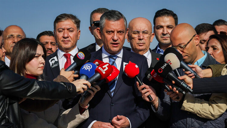 Dilek İmamoğlu'nun diplomatik pasaportunu iptal etmişler