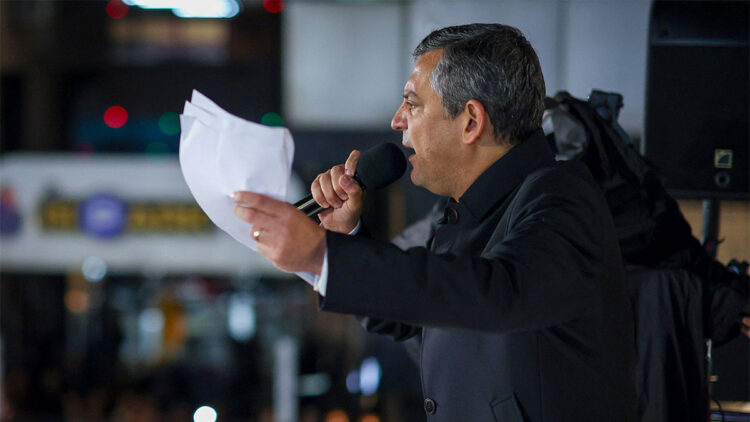 Özgür Özel Akın Gürlek hakkında iddiasını açıkladı