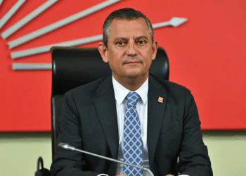 CHP'li 17 eski milletvekilinden Özel'e temiz siyaset çağrısı
