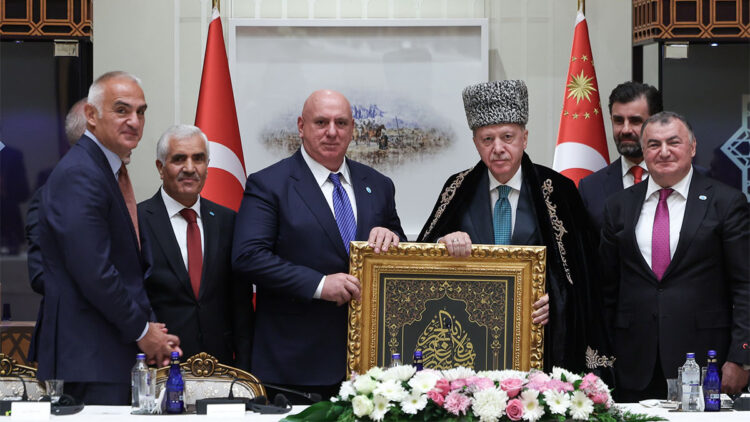 Cumhurbaşkanı Erdoğan Dünya Ahıska Türkler Birliği heyetini kabul etti