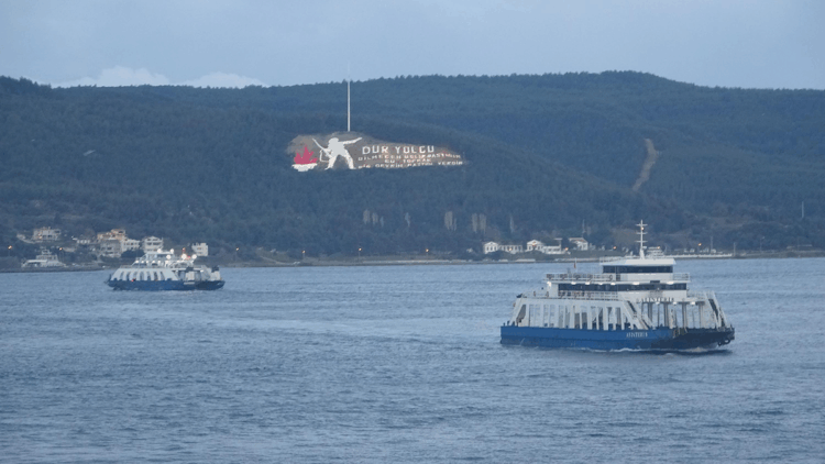 Çanakkale'nin Bozcaada ve Gökçeada ilçelerinde feribot seferleri iptal edildi