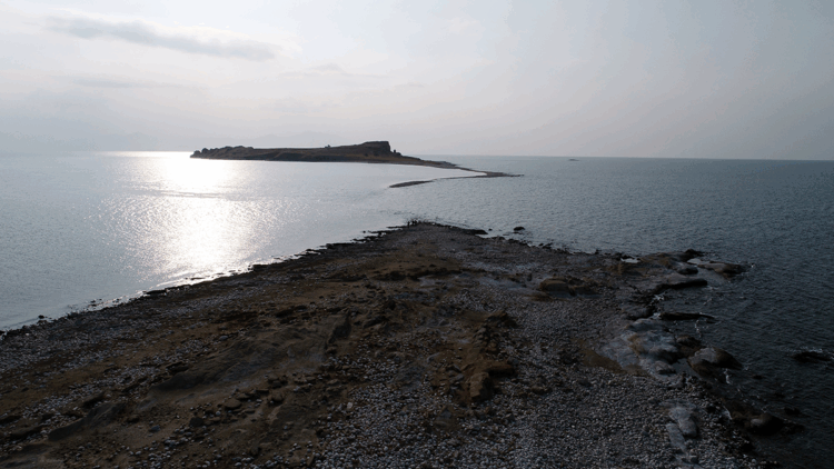 Çarpanak Adası'nda ortaya çıkan antik yola, uyarı levhaları asıldı