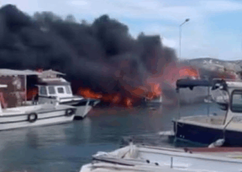 Çeşme'de 7 tekne yandı