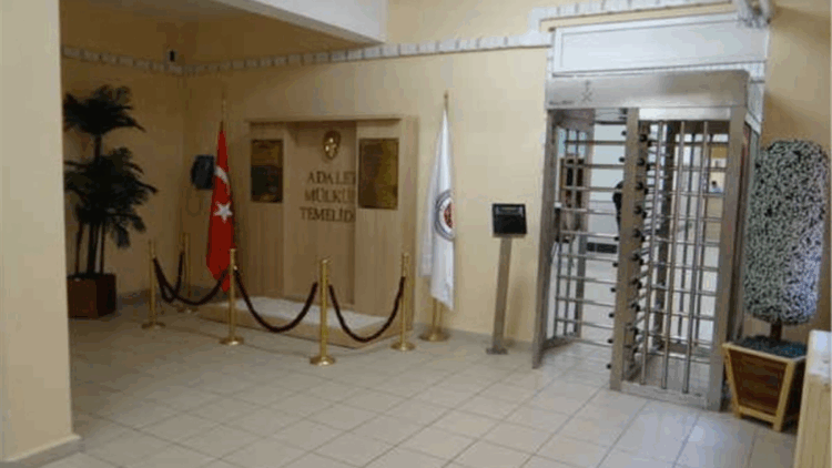 Cezaevinde babasının dövdüğü kızın durumu iyiye gidiyor