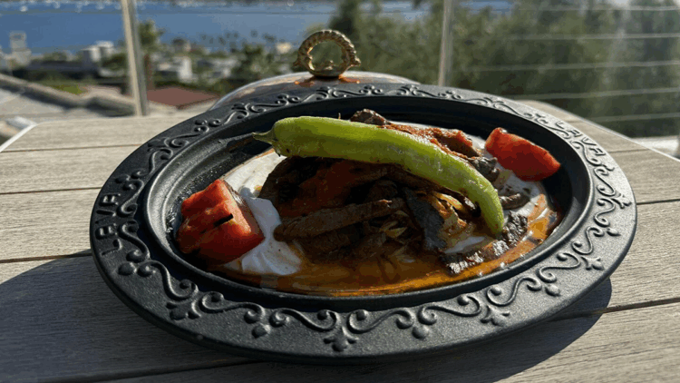 Çökertme kebabı turistlerin gözdesi oldu