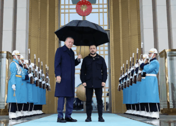Cumhurbaşkanı Erdoğan, Zelenskiy'i resmi törenle karşıladı
