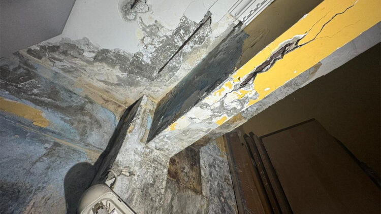 Darıca'da 2 binanın kolonları çatladı evler tahliye edildi