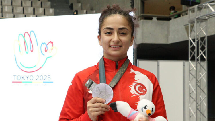Deaflympics’te ilk madalya Buse Tıraş'tan geldi