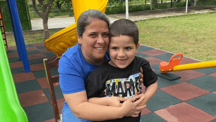 DMD hastası Efehan, tedavi için zamana karşı yarışıyor