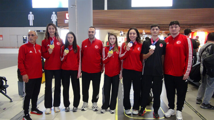 Türkiye Tekvando Milli Takımı yurda döndü